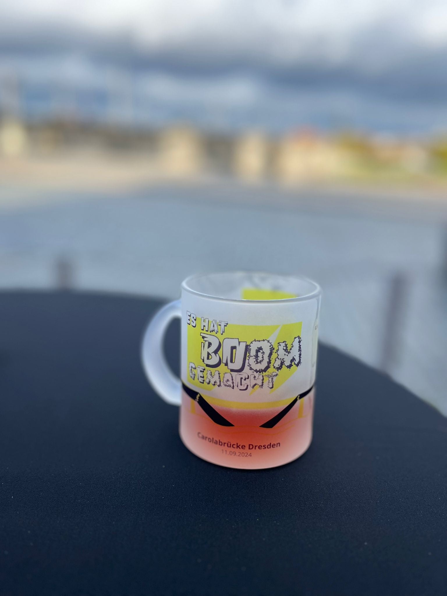 Erinnerungs-Tasse Carola-Brücke Dresden