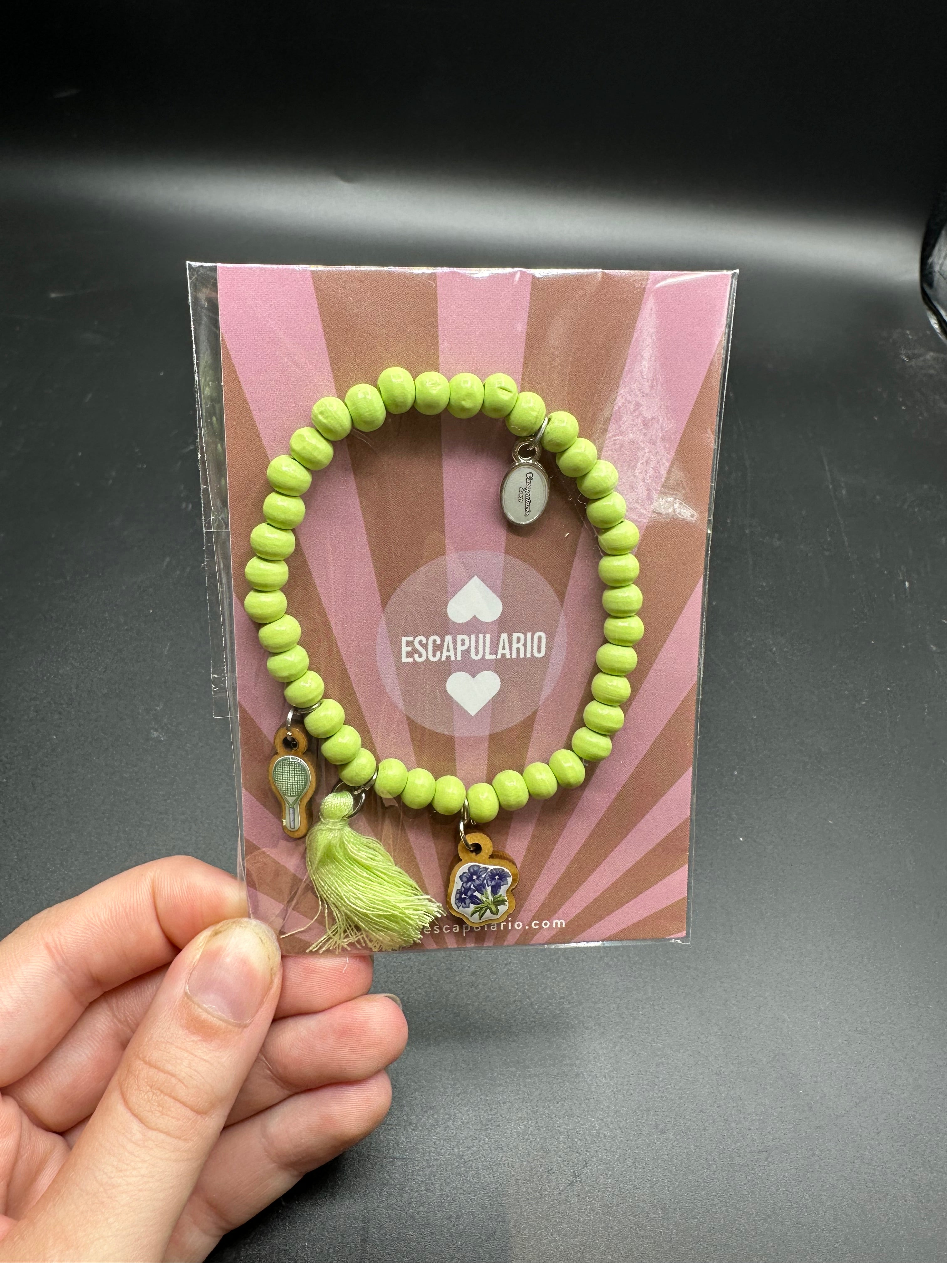 Armband in grün mit Holzperlen